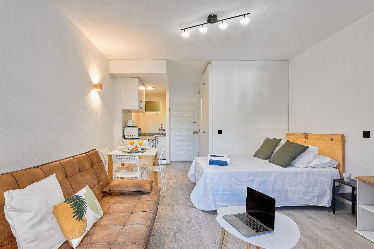 Lovely Home Estudio Jupiter Piscina เบนัลมาเดนา ภายนอก รูปภาพ